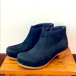 Dansko Maria zip-up ankle booties